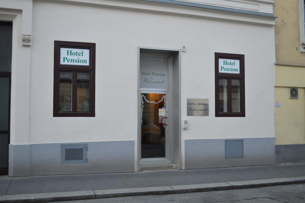Hotel Pension Walzerstadt Viena Exterior foto