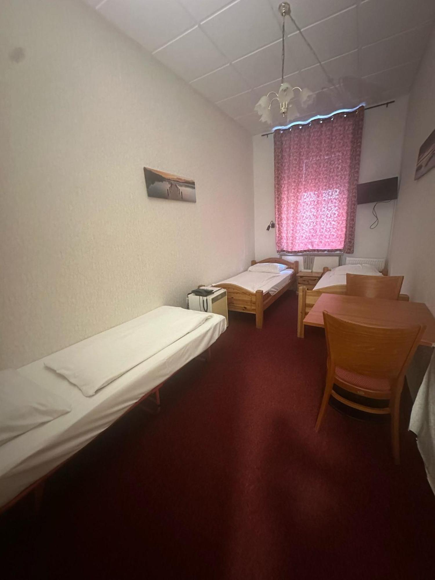 Hotel Pension Walzerstadt Viena Habitación foto